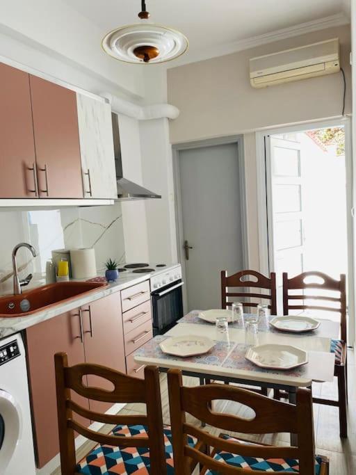 Modern 2Br Near Centre -5Min Wlk Apartman Pátra Kültér fotó