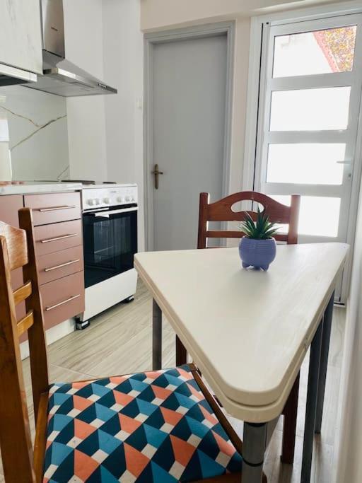 Modern 2Br Near Centre -5Min Wlk Apartman Pátra Kültér fotó